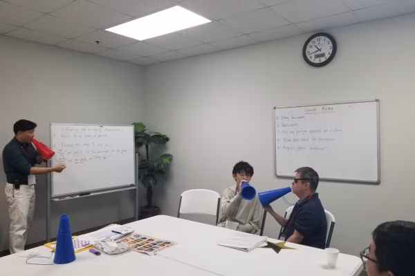 오23